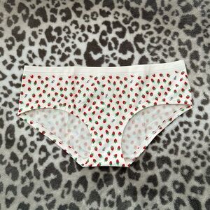 PINK Victoria’s Secret Seamless Hiphugger Panty Winter White Strawberry Medium